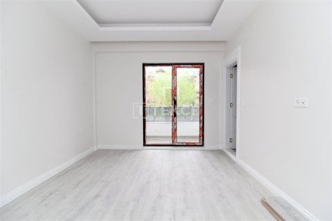 5+1 Villa in Bursa, Turkey No. 12991 18