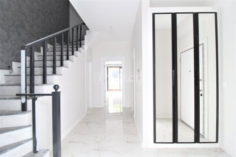 5+1 Villa in Bursa, Turkey No. 12991 7