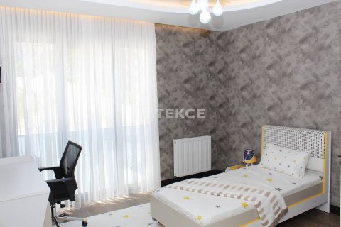 4+1 Apartment in Ankara, Turkey No. 11331 20