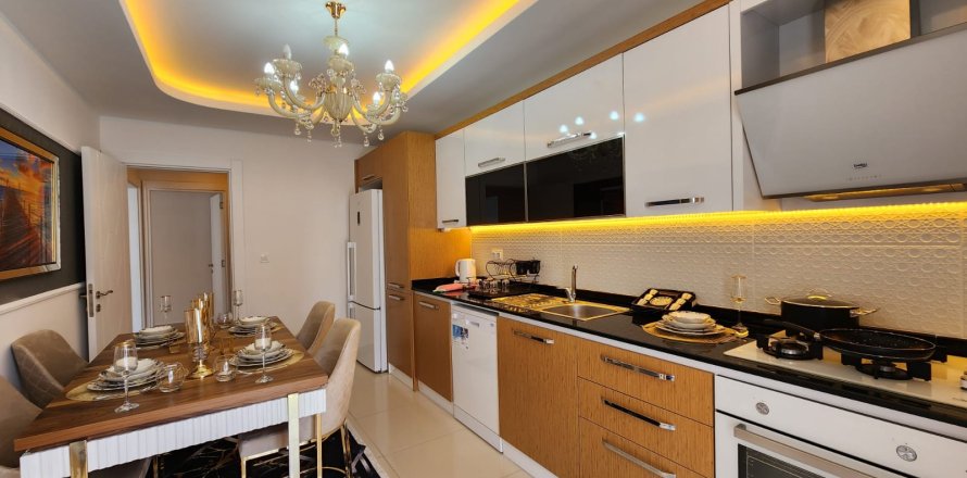 3+1 Apartment in Mahmutlar, Turkey No. 14248