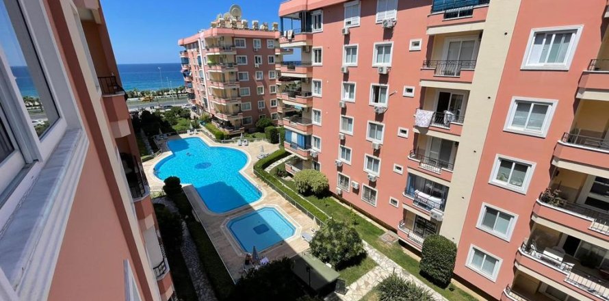 2+1 Apartment en Mahmutlar, Turkey No. 14247