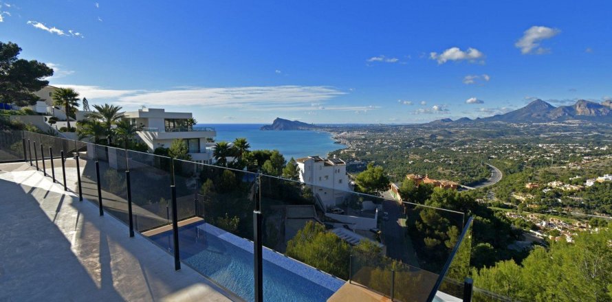 4 bedrooms Villa in Zona Altea Hills, Spain No. 26440