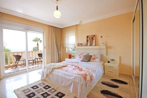 5 rooms Villa à Demirtas, Turkey No. 20956 19