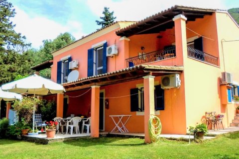 230m² House à Corfu, Greece No. 56408 1