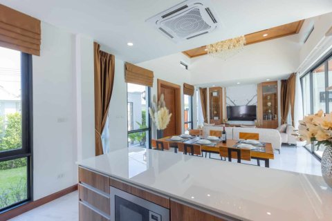 2 bedrooms Villa in Chalong, Thailand No. 1186 21