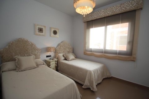 4 bedrooms Villa in Alicante, Spain No. 27753 9