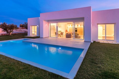 3 bedrooms Villa in Alicante, Spain No. 27758 4