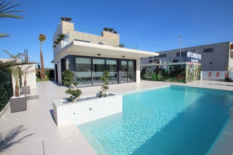 4 bedrooms Villa in Alicante, Spain No. 27754 1