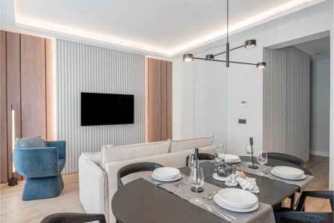 2 dormitorios Apartment en Madrid, Spain No. 27634 13