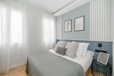 2 bedrooms Apartment in Madrid, Spain No. 27634 10