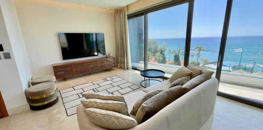 3 bedrooms Apartment in Mouttagiaka, Cyprus No. 34474