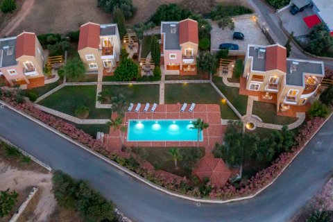 2 bedrooms Villa in Chania, Greece No. 24001 5