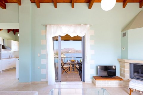 4 bedrooms Villa in Chania, Greece No. 23994 11