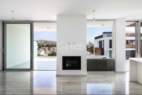 3 bedrooms Apartment in Limassol, Cyprus No. 76290 1