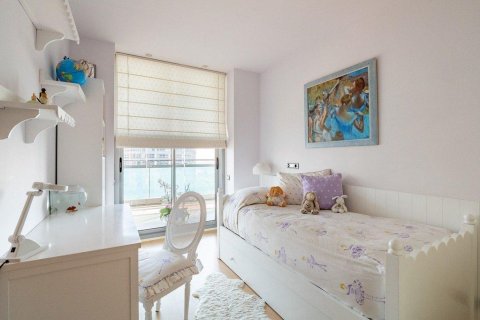 4 bedrooms Apartment in Barcelona, Spain No. 26424 13