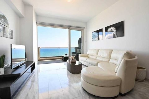 2 bedrooms Apartment in Larnaca, Cyprus No. 74214 1