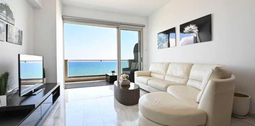 2 bedrooms Apartment in Larnaca, Cyprus No. 74214