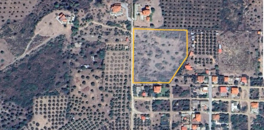 8245m² Land en Polygyros, Greece No. 54185