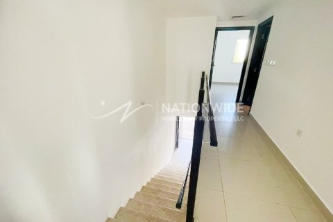 4 dormitorios Villa en Abu Dhabi, UAE No. 3992 2