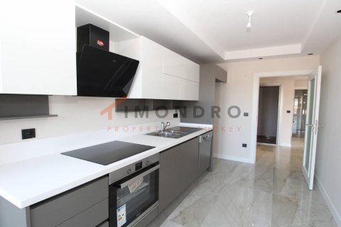 2+1 Appartement à Üsküdar, Turkey No. 17945 19