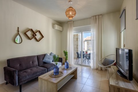 2 bedrooms Apartment in Chania, Greece No. 24160 2