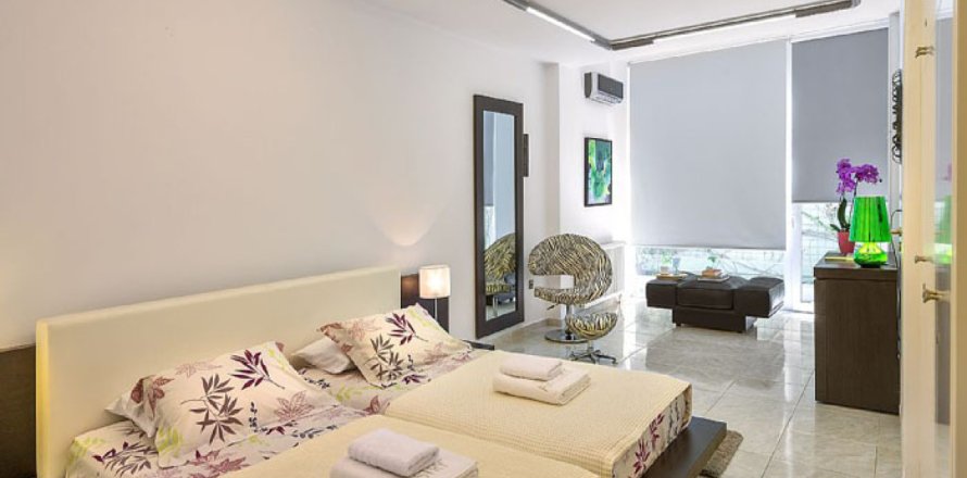 6 bedrooms Villa in Chania, Greece No. 49945