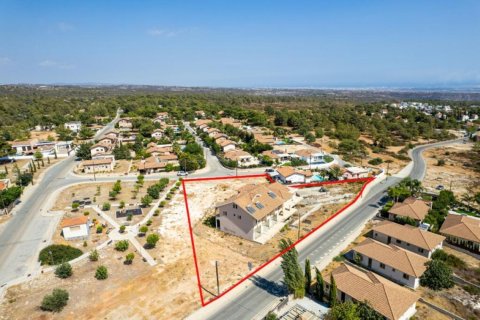 624m² Commercial property in Limassol, Cyprus No. 53088 3