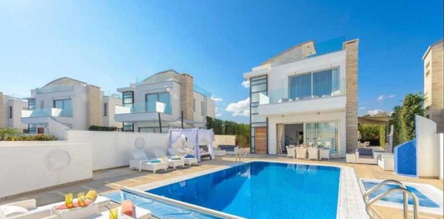 6 bedrooms House in Protaras, Cyprus No. 63167