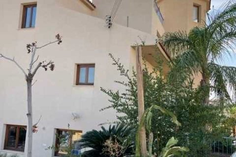 5 bedrooms Villa in Limassol, Cyprus No. 29671 3