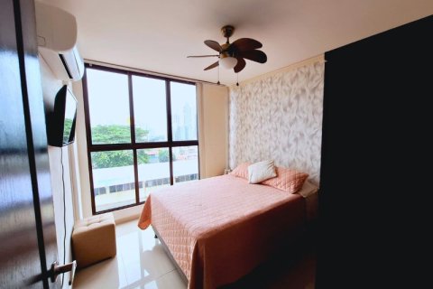 2 dormitorios Apartment en Panamá, Panama No. 70617 19