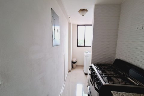 2 dormitorios Apartment en Panamá, Panama No. 70617 11