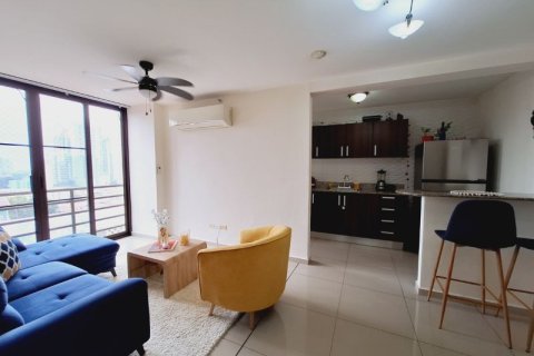 2 dormitorios Apartment en Panamá, Panama No. 70617 3