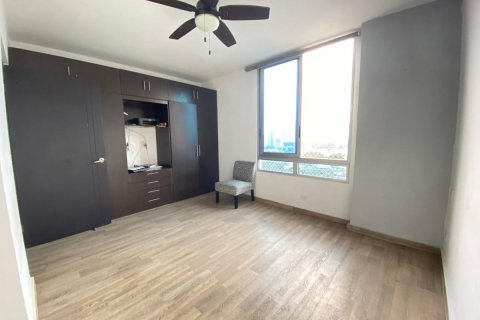 2 dormitorios Apartment en Panamá, Panama No. 70621 6