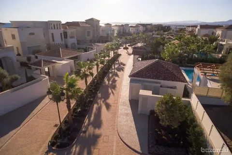 5 bedrooms Villa in Pervolia, Cyprus No. 29135 4