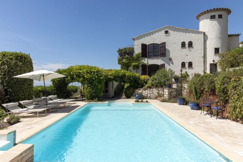 4 bedrooms Villa in Tourrettes-sur-Loup, France No. 67896 1