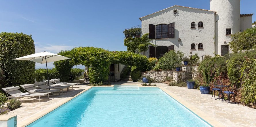 4 bedrooms Villa in Tourrettes-sur-Loup, France No. 67896