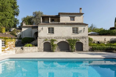 5 bedrooms Villa in Vence, France No. 67895 1