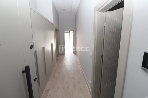 2+1 Apartment in Beylikduezue, Turkey No. 11578 12