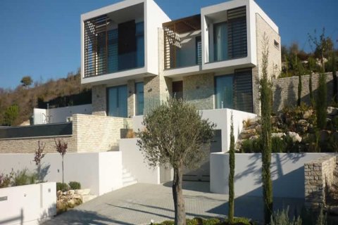 3 bedrooms Villa in Paphos, Cyprus No. 37874 2