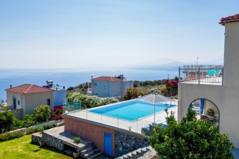 3 bedrooms Villa in Chania, Greece No. 23986 3