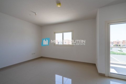 3 bedrooms Townhouse in Al Samha, UAE No. 5332 11