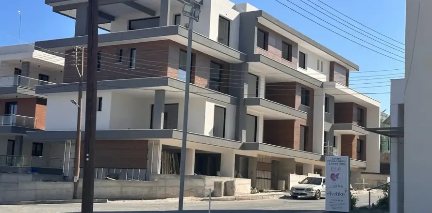 3 dormitorios Penthouse en Agios Athanasios, Cyprus No. 32213