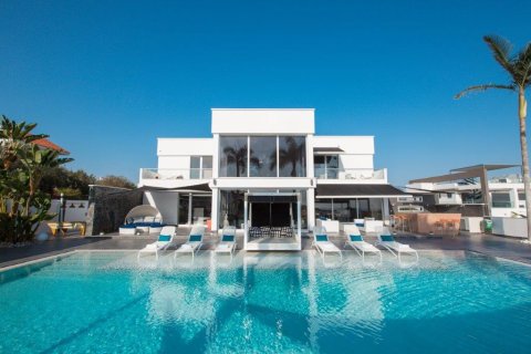 5 bedrooms Villa in Ayia Napa, Cyprus No. 28039 2