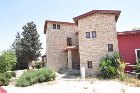 4 bedrooms Villa in Nicosia, Cyprus No. 28037 26