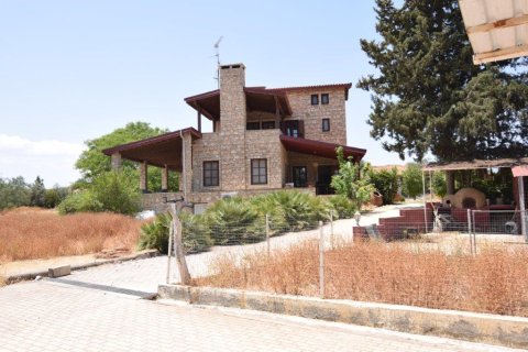 4 bedrooms Villa in Nicosia, Cyprus No. 28037 6