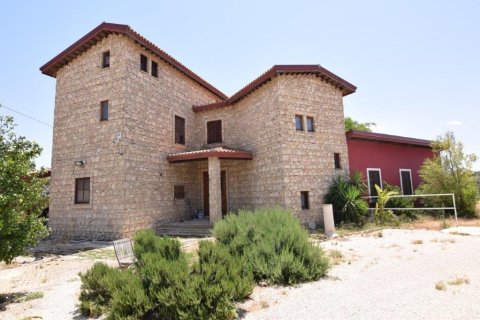 4 bedrooms Villa in Nicosia, Cyprus No. 28037 1