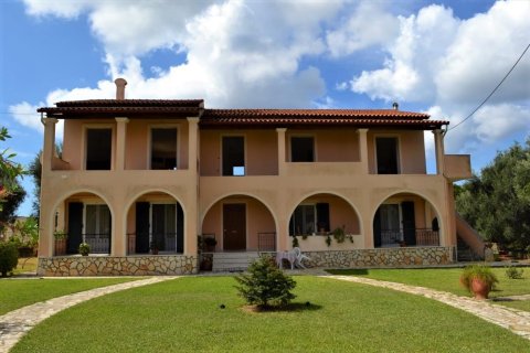 3 bedrooms House in Corfu, Greece No. 56953 1