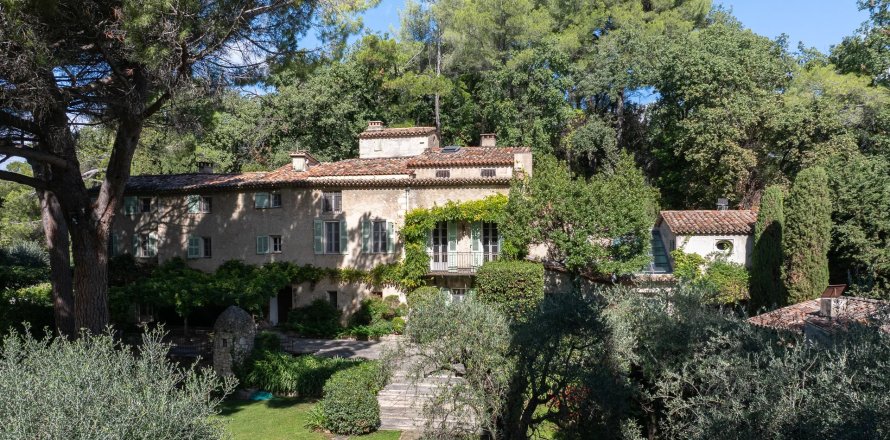 9 bedrooms Villa in Grasse, France No. 68092