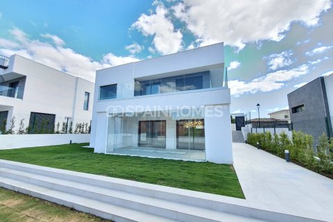 4 bedrooms Villa in Manilva, Spain No. 25733 6