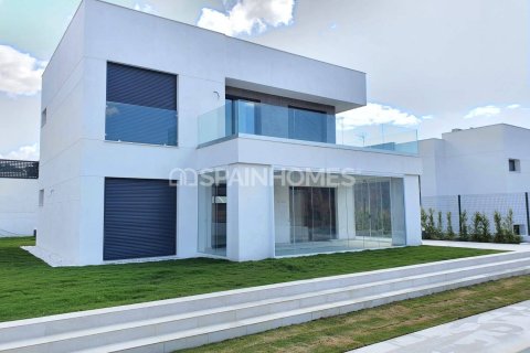 4 dormitorios Villa en Manilva, Spain No. 25733 10